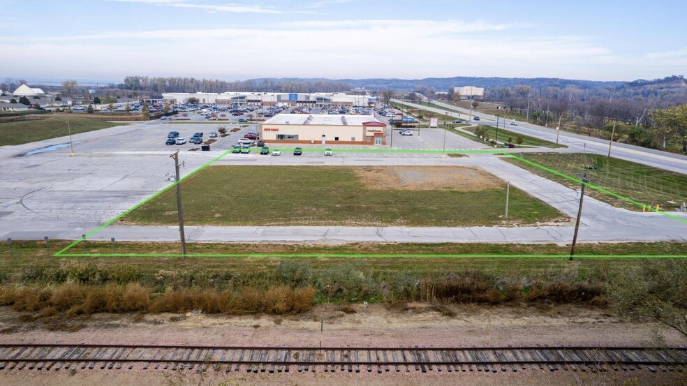 1702 N 16th St, Council Bluffs, IA for sale - Aerial - Image 2 of 13