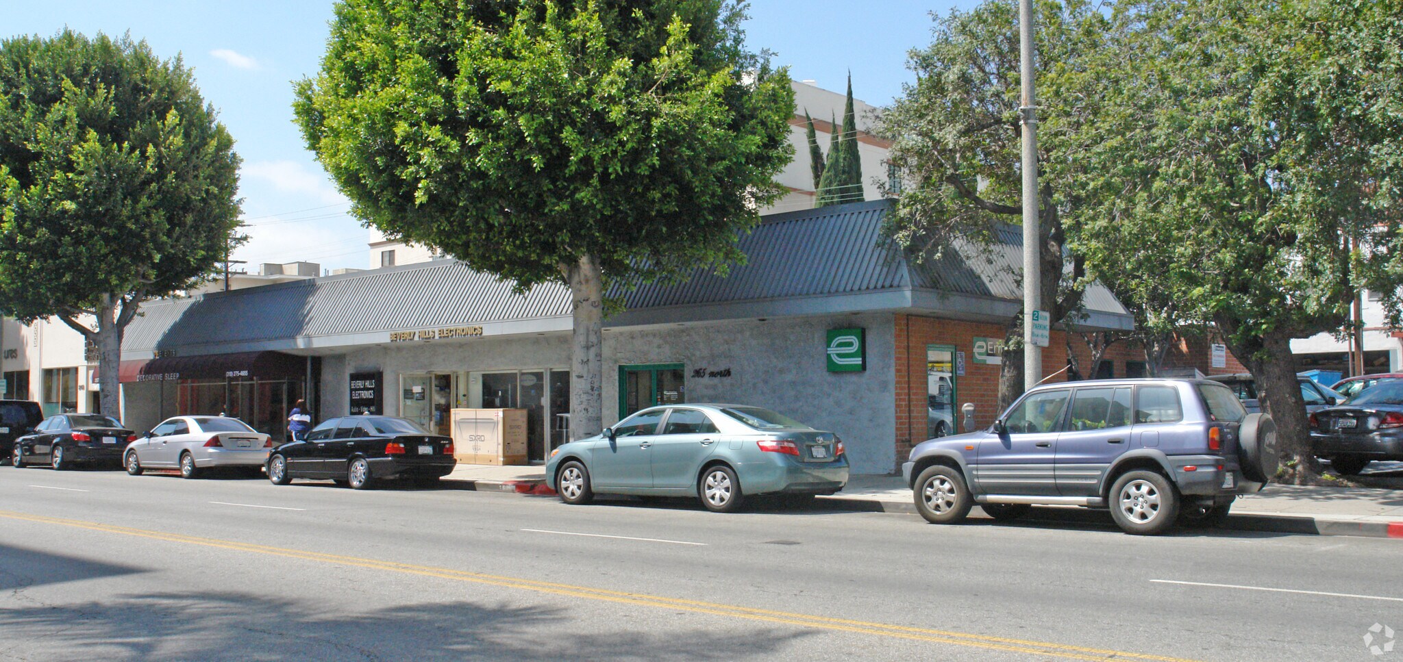 257-265 N Robertson Blvd, Beverly Hills, CA to rent Primary Photo- Image 1 of 3