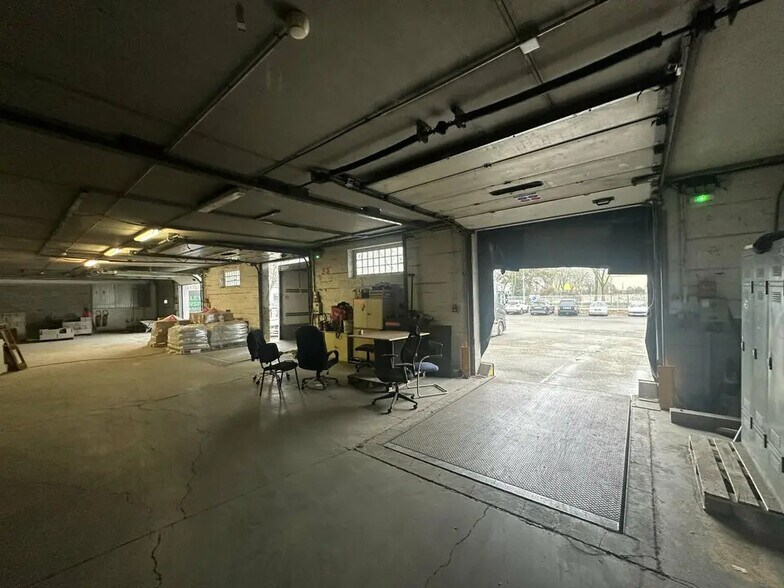 Industrial in Strasbourg to rent - Building Photo - Image 2 of 10