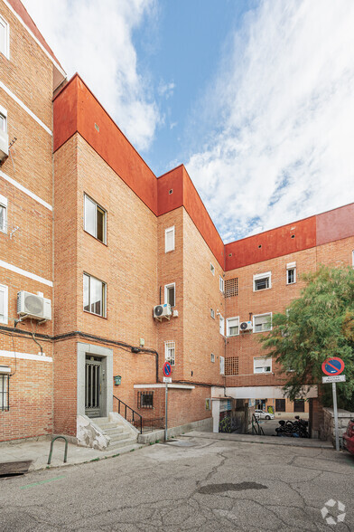 Calle Melchor Cano, 2, Madrid, Madrid for rent - Building Photo - Image 2 of 2