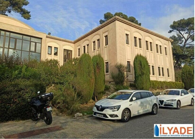 Office in Marseille to rent - Building Photo - Image 1 of 2