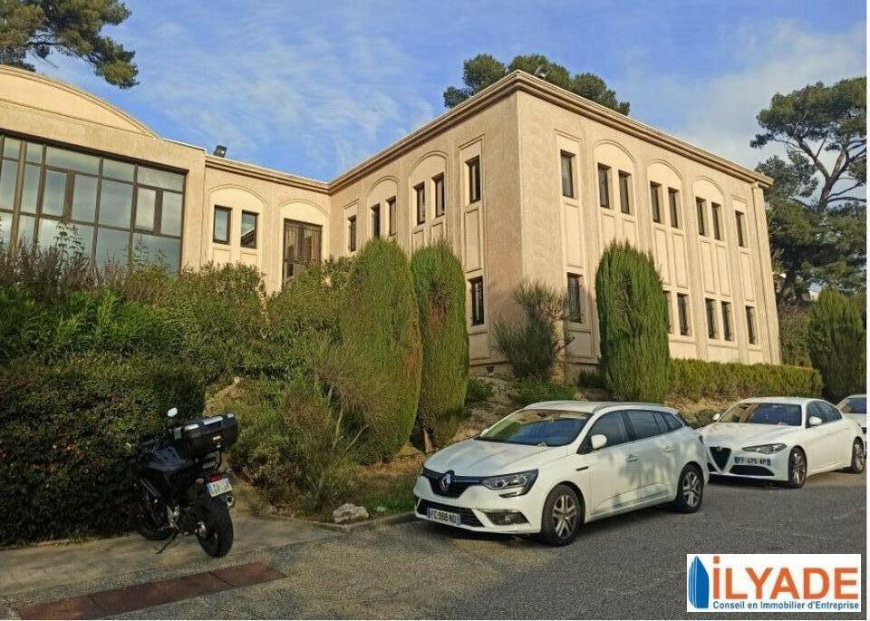 Office in Marseille to rent Building Photo- Image 1 of 3
