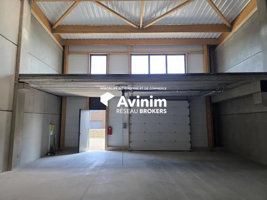 Vente Entrepôt 157 m² - Photo 1