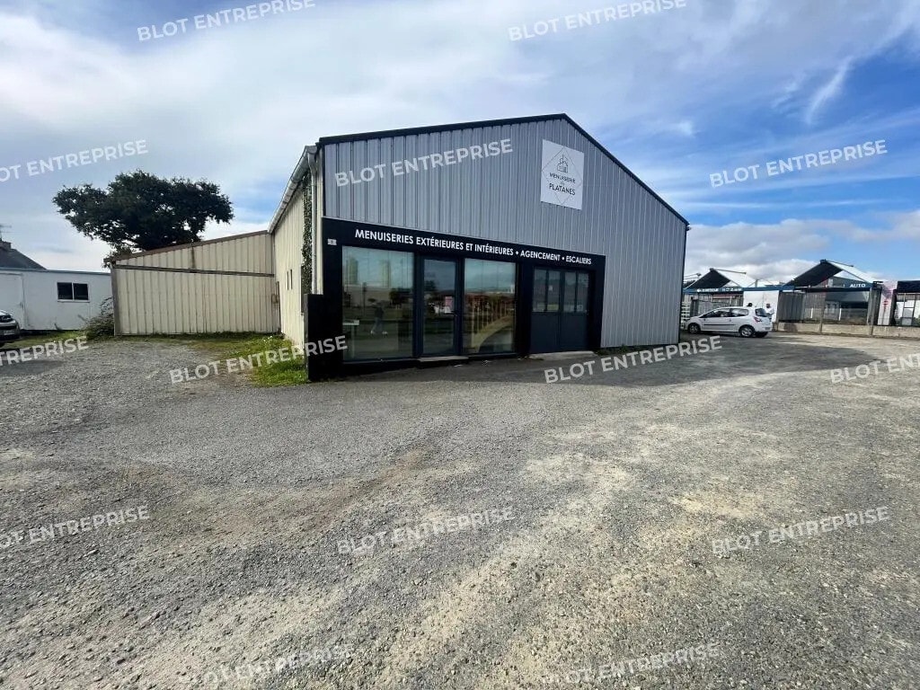 Location Local d'activités 900 m² - Photo 1