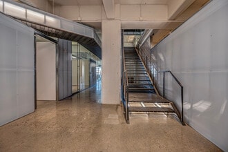 1101 N Broadway Ave, Oklahoma City, OK to rent Interior Photo- Image 2 of 2