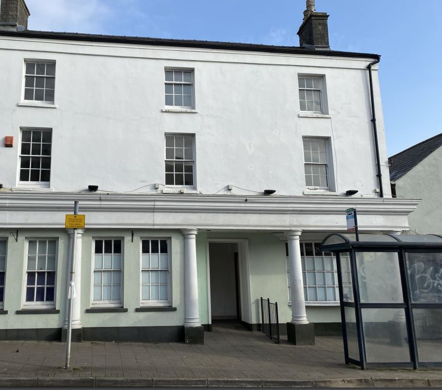 33 High St, Cowbridge to rent Primary Photo- Image 1 of 3