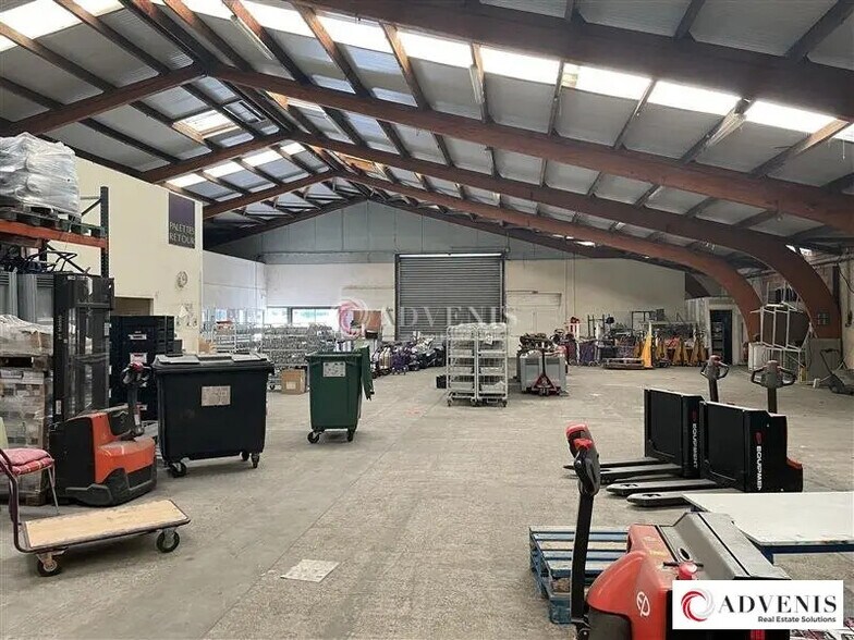 Light Industrial in Gradignan to rent - Interior Photo - Image 1 of 7