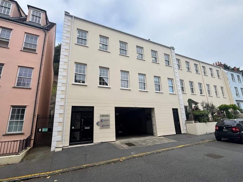 17 Park St, Guernsey to rent - Primary Photo - Image 1 of 1