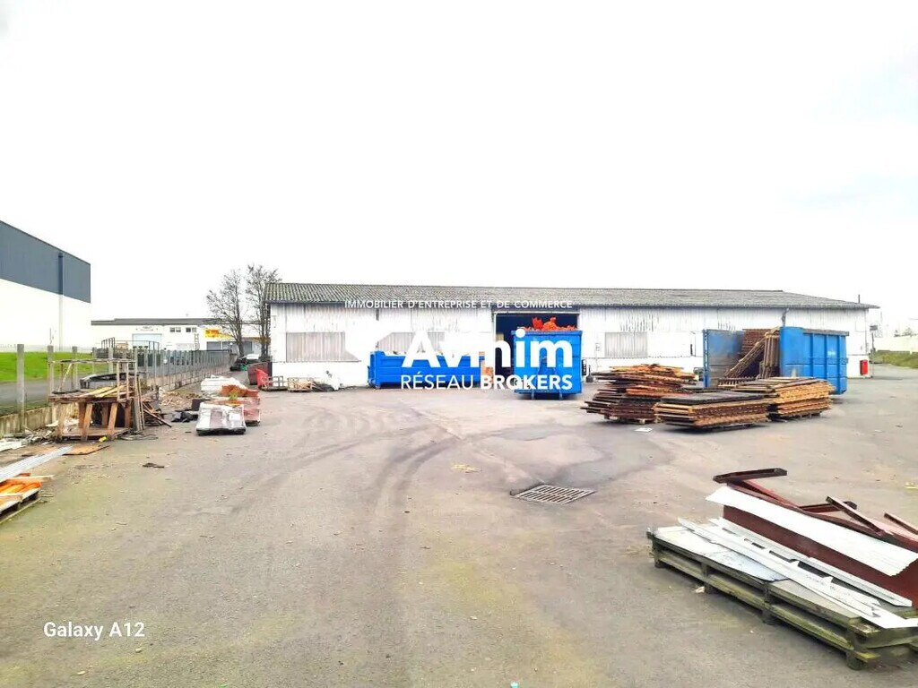 Location Local d'activités 2 115 m² - Photo 1