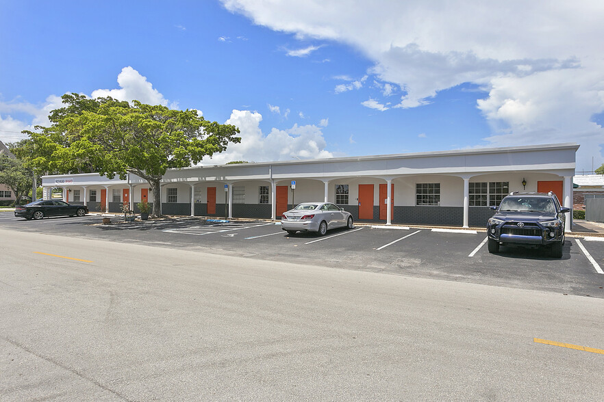 1749 NE 26th St, Fort Lauderdale, FL for rent - Building Photo - Image 2 of 30