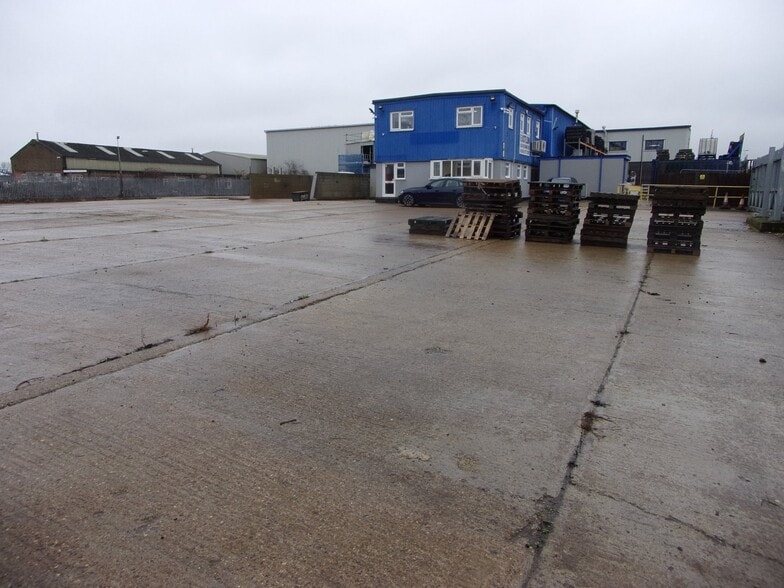 Harvey Rd, Basildon for sale - Building Photo - Image 2 of 5