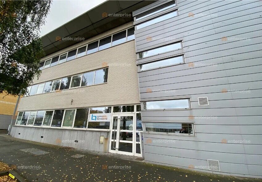 Office in Loos to rent - Building Photo - Image 2 of 10