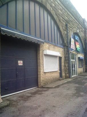 Waterloo Rd, Stalybridge to rent Primary Photo- Image 1 of 2