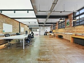 99 Wallis Rd, London to rent Interior Photo- Image 2 of 11