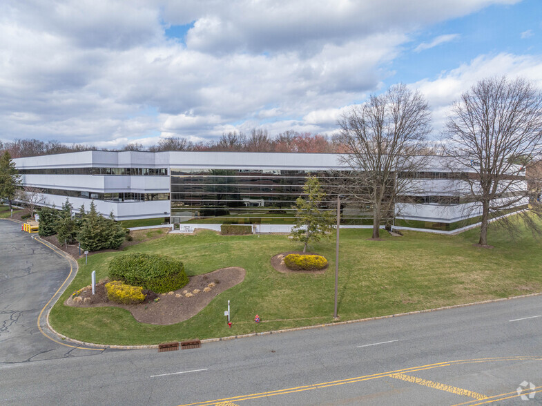 10 Waterview Blvd, Parsippany, NJ for rent - Primary Photo - Image 1 of 39