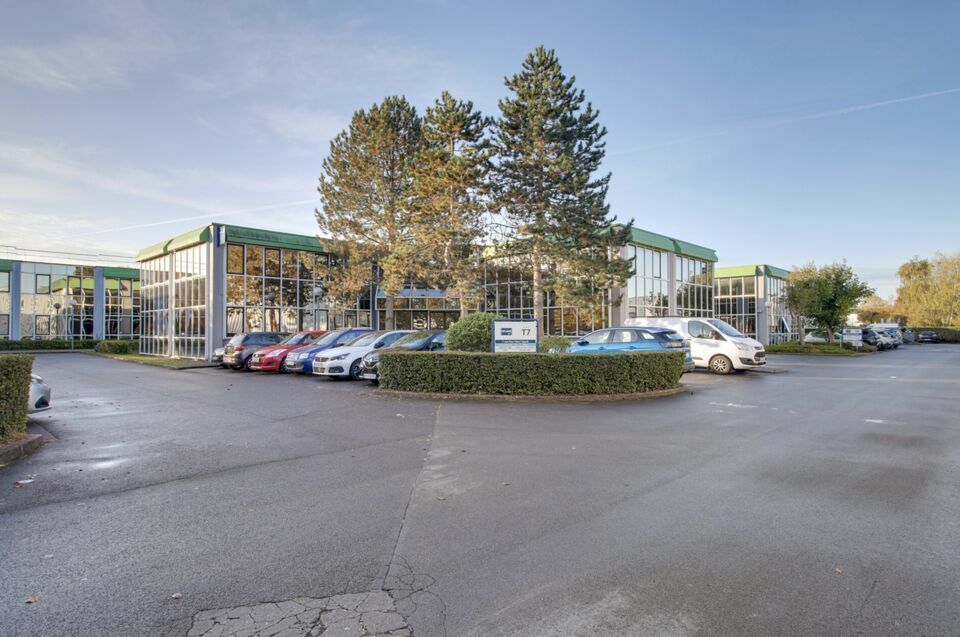 Office in Saint-Thibault-des-Vignes to rent Building Photo- Image 1 of 8