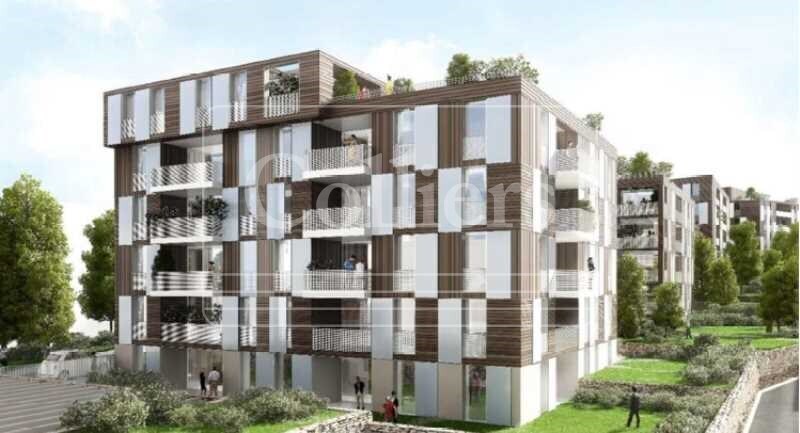 Retail in Marseille to rent - Building Photo - Image 1 of 9
