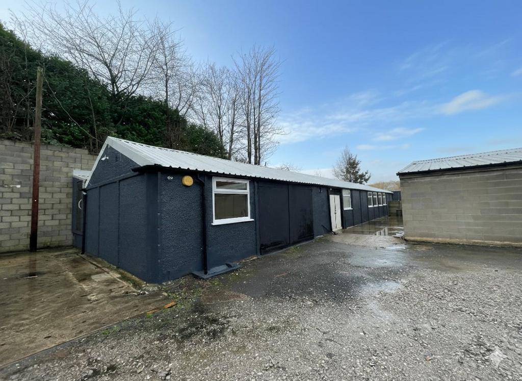 Station St, Leek to rent Building Photo- Image 1 of 13