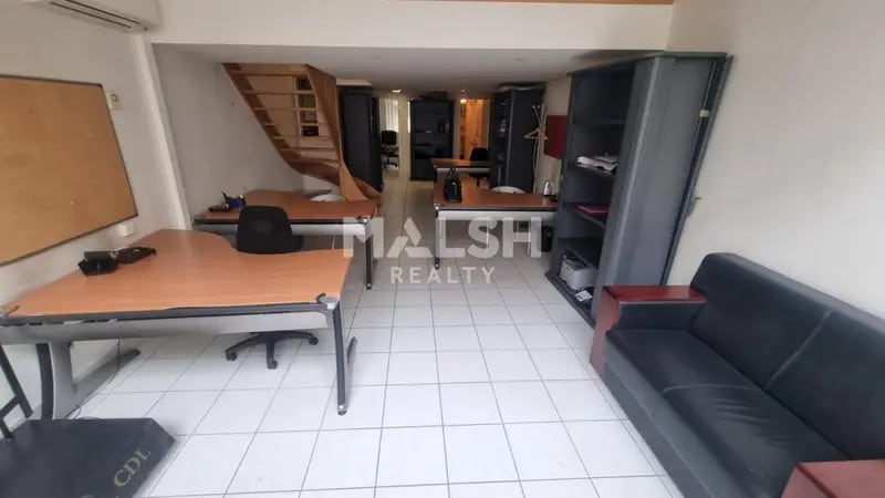 Build-to-Rent in Lyon for sale - Interior Photo - Image 1 of 11