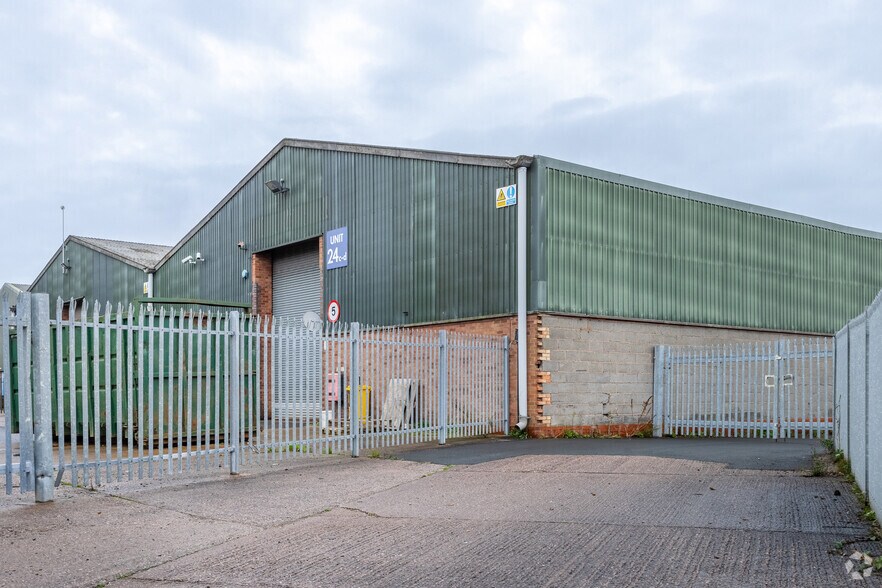Units 24A-24D Airfield Industrial Estate, Hixon for sale - Primary Photo - Image 1 of 1