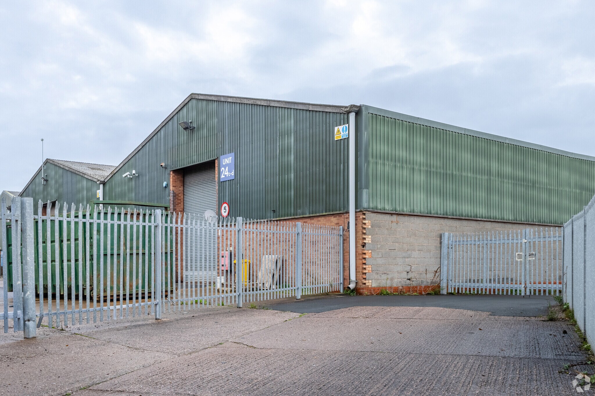 Units 24A-24D Airfield Industrial Estate, Hixon for sale Primary Photo- Image 1 of 1
