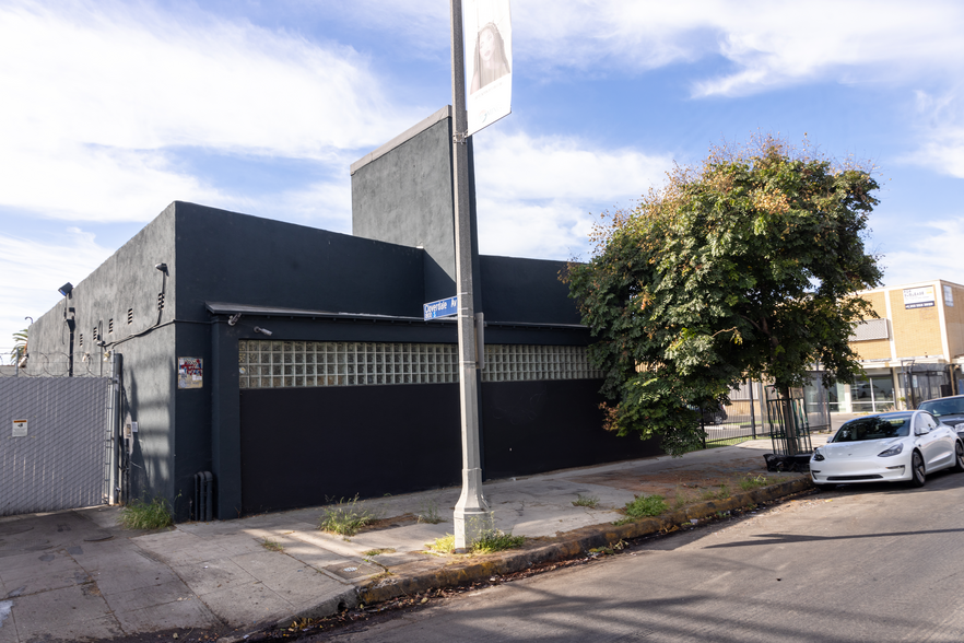 5200 W Washington Blvd, Los Angeles, CA for rent - Building Photo - Image 2 of 39