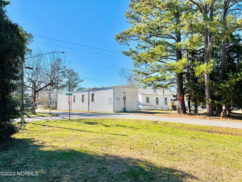 701 Hodges St, Oriental, NC for sale - Building Photo - Image 1 of 4