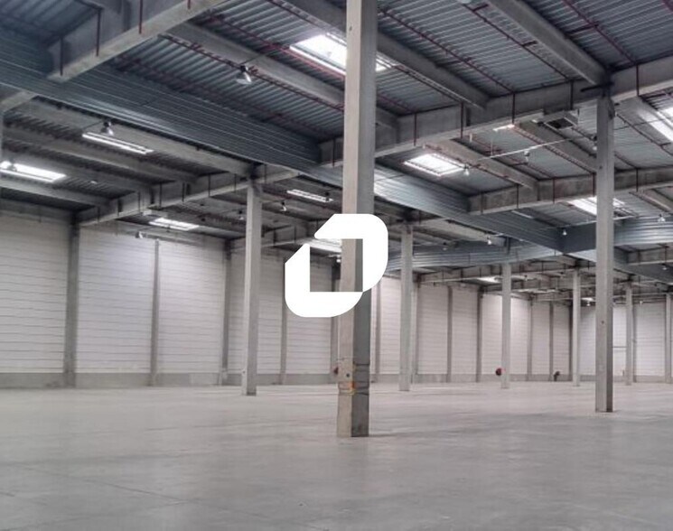 Industrial in Grenay to rent - Building Photo - Image 2 of 2