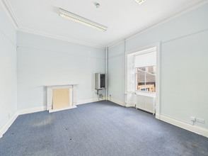 1 Racecourse Rd, Ayr to rent Interior Photo- Image 2 of 6