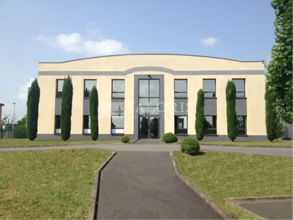 Location Local d'activités 1 440 m² - Photo 1