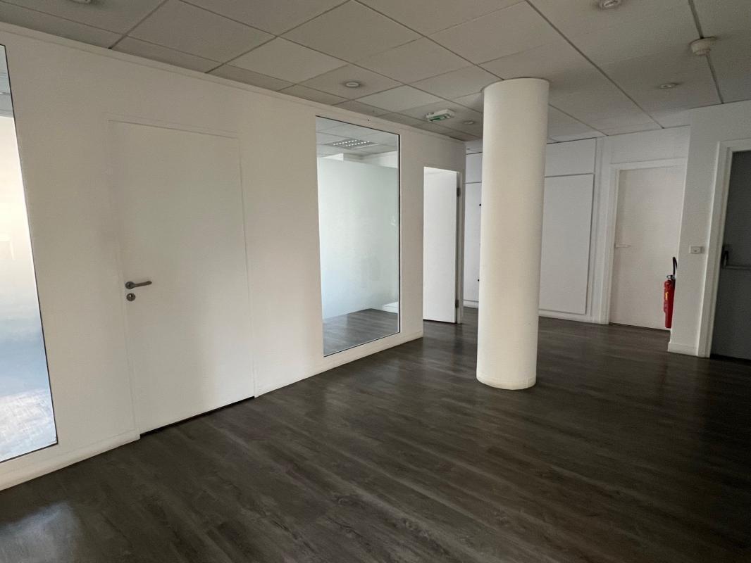 92 Rue Edouard Vaillant, Levallois-Perret to rent Interior Photo- Image 1 of 4