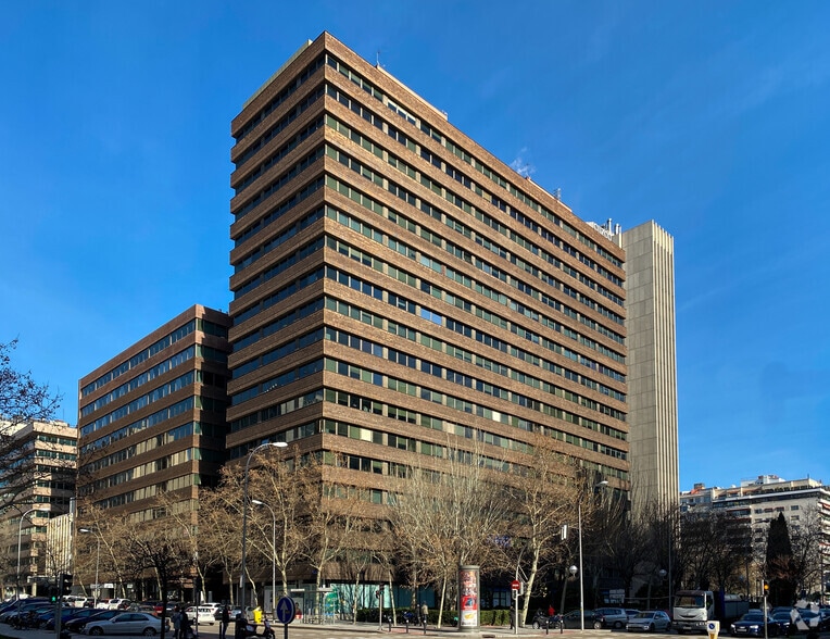 Paseo Castellana, 135, Madrid, Madrid to rent - Building Photo - Image 2 of 4