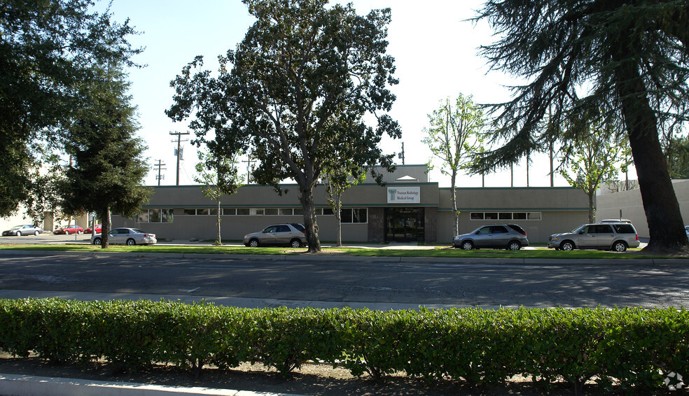 1817 Truxtun Ave, Bakersfield, CA for sale - Primary Photo - Image 1 of 1