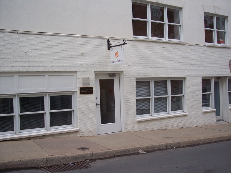 400 E Main St, Charlottesville, VA for rent - Building Photo - Image 3 of 5