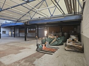 25 Lombard Rd, London to rent Interior Photo- Image 1 of 4