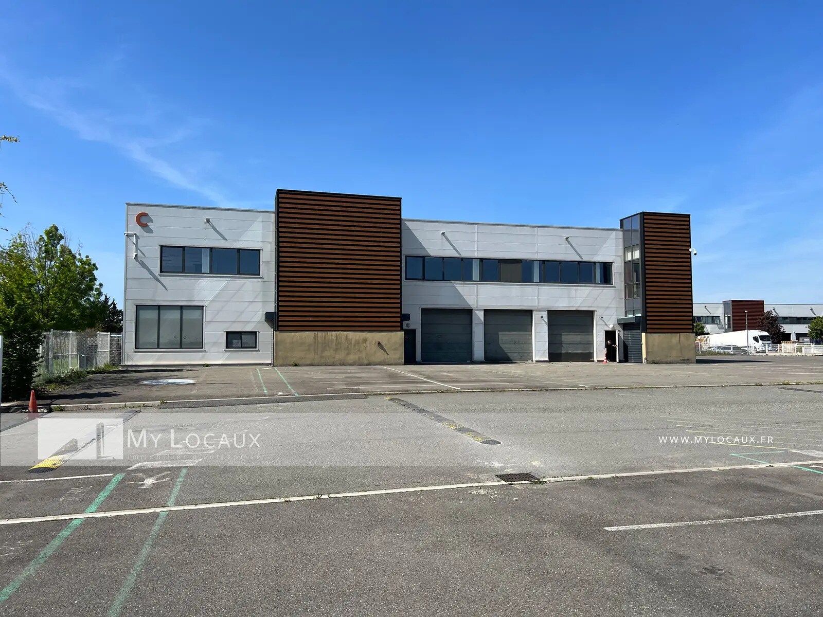 Light Industrial in Stains to rent Building Photo- Image 1 of 9