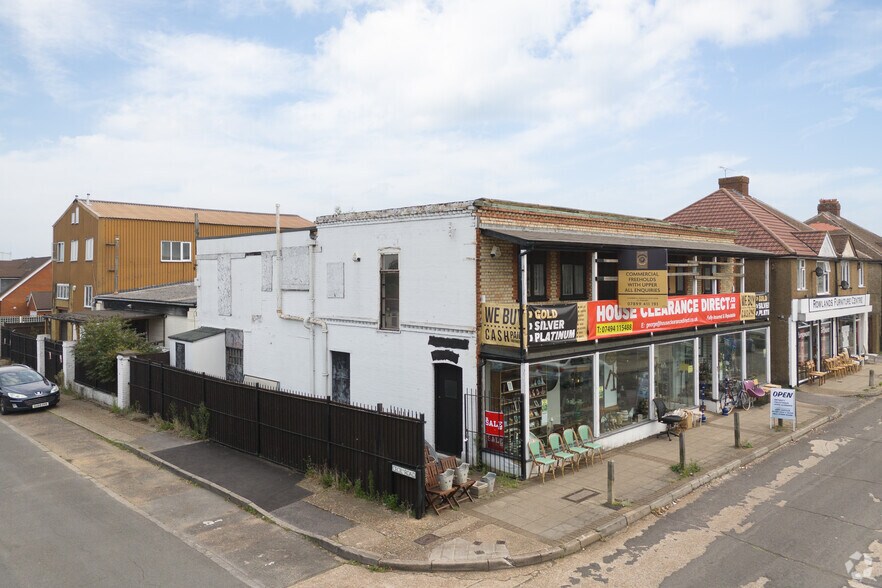 373 Staines Rd, Ashford for sale - Building Photo - Image 1 of 22