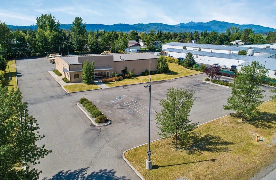 3452 W Industrial Loop, Coeur d'Alene, ID for rent - Building Photo - Image 1 of 4