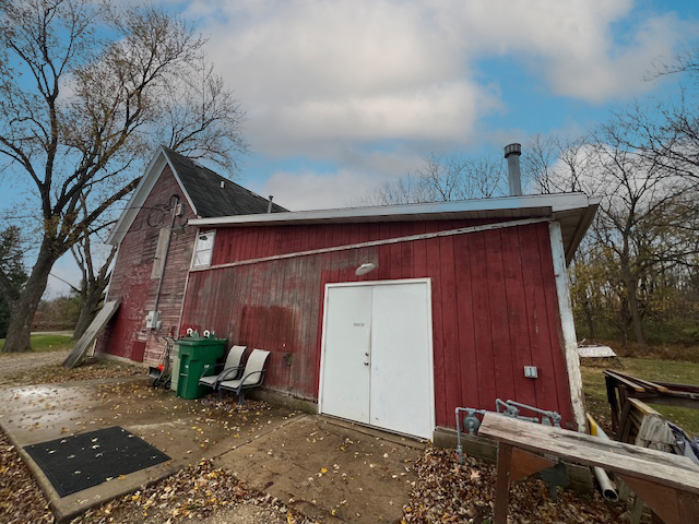 1059 Kimball Ave, Woodstock, IL for rent - Building Photo - Image 2 of 4