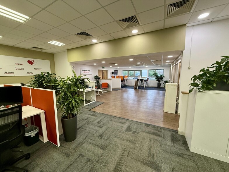 1 Embankment Way, Ringwood to rent - Building Photo - Image 3 of 22