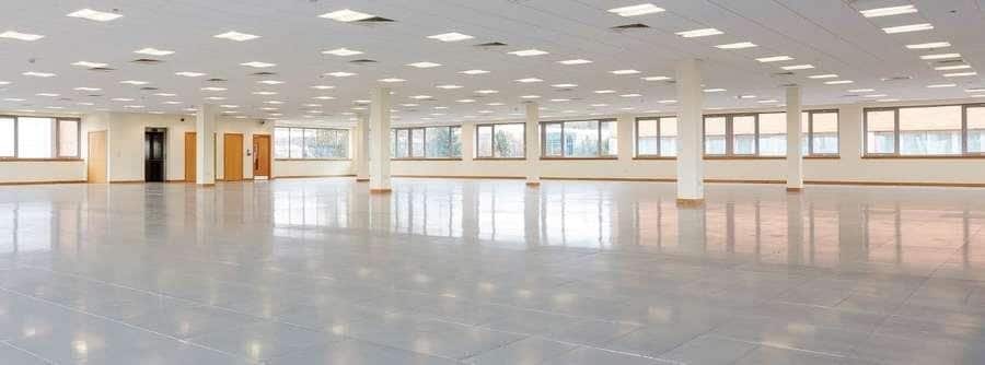 Hillhouse Rd, Blantyre to rent - Interior Photo - Image 2 of 7