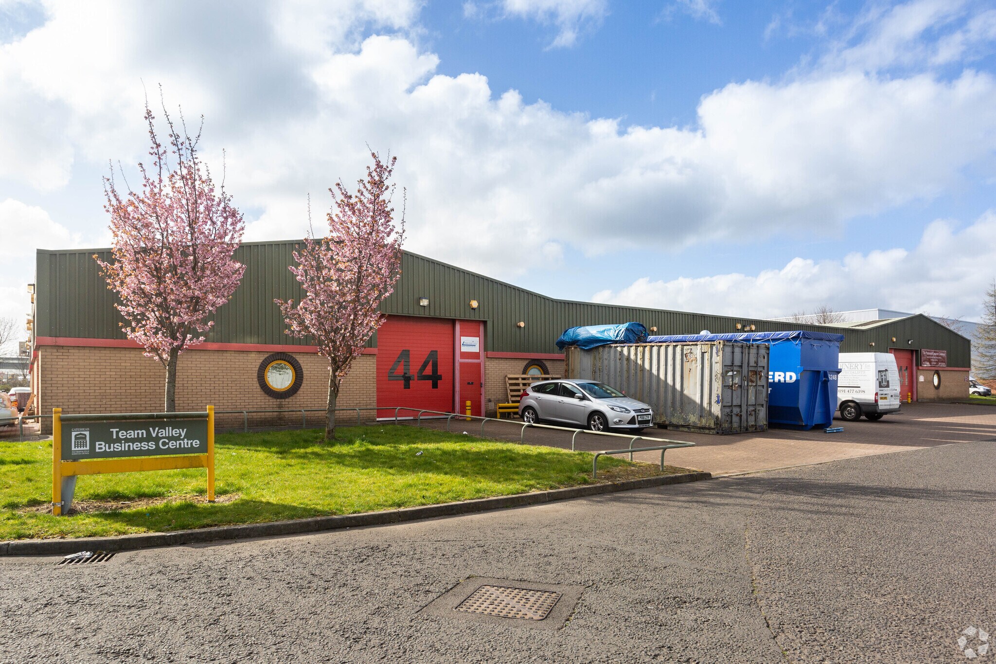 Earlsway, Gateshead to rent Primary Photo- Image 1 of 3