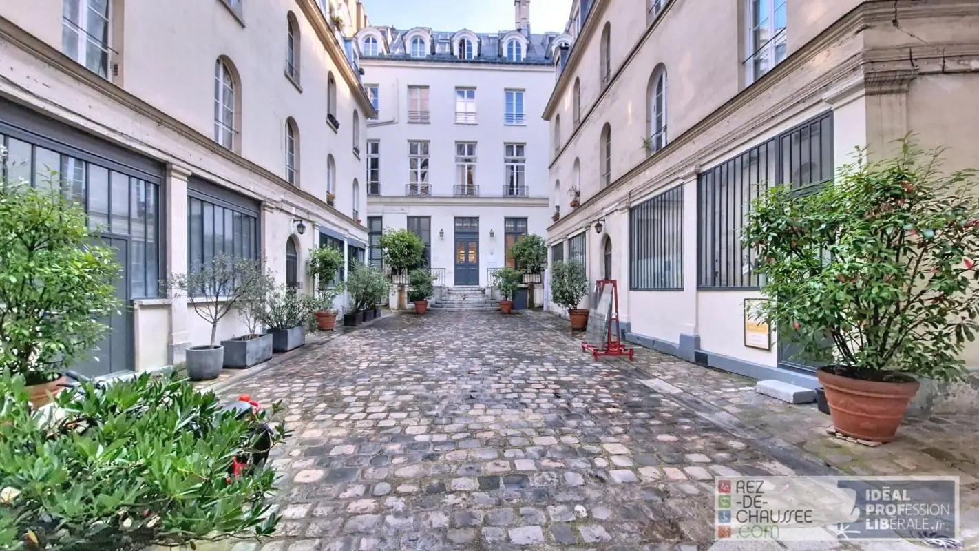 Build-to-Rent in Paris for sale Building Photo- Image 1 of 14