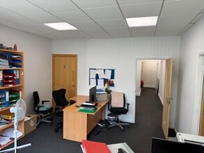 4-6 Stanhope Gate, Camberley to rent Interior Photo- Image 2 of 3