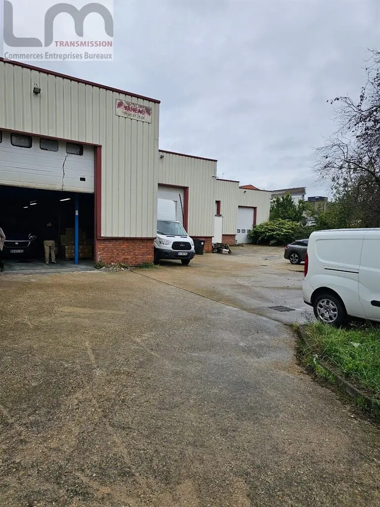Light Industrial in Ivry-sur-Seine to rent Building Photo- Image 1 of 5