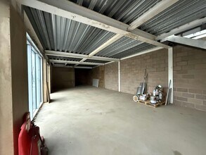 Stadium Way W, Milton Keynes to rent Interior Photo- Image 1 of 9