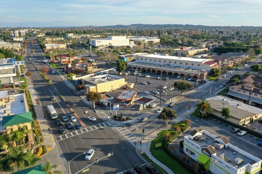 15334 Whittier Blvd, Whittier, CA for rent - Building Photo - Image 1 of 5