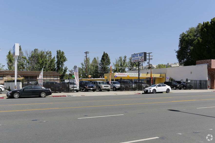 22109 Ventura Blvd, Woodland Hills, CA for sale - Primary Photo - Image 1 of 1