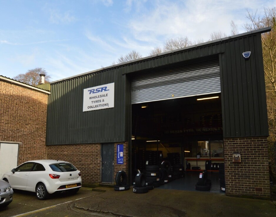 Ullswater Cres, Coulsdon for sale Primary Photo- Image 1 of 1