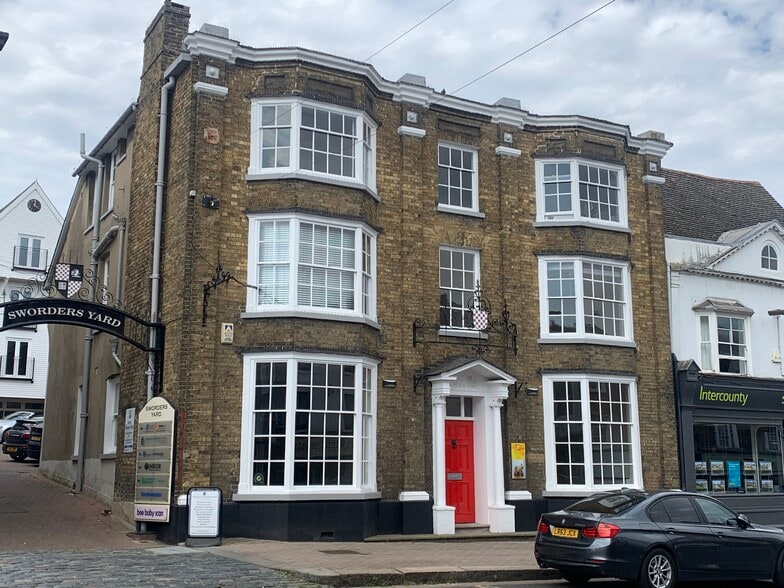 19 North St, Bishop's Stortford to rent - Building Photo - Image 1 of 13
